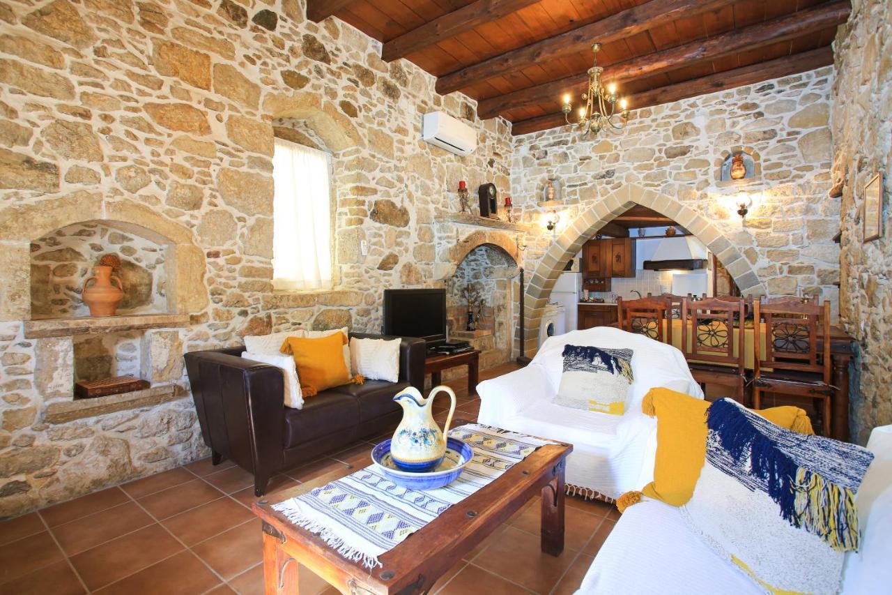 Villa Radamanthis Sivas Exterior photo